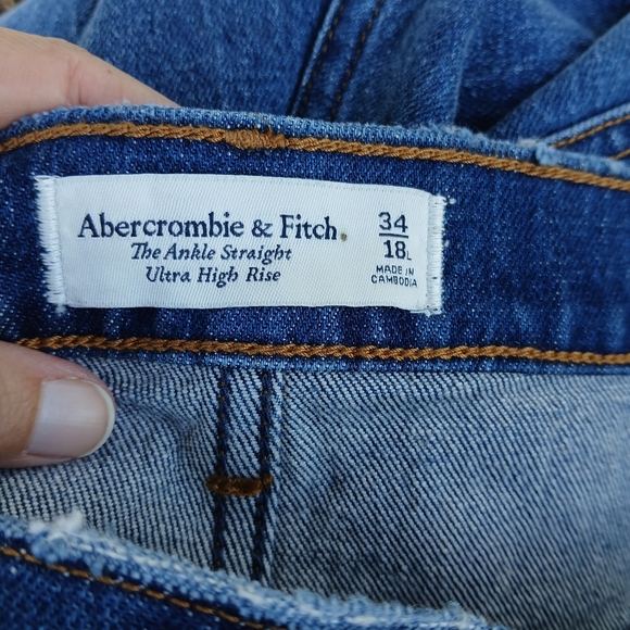 Abercrombie & Fitch The Ankle Straight Ultra Highrise - Picture 6 of 7